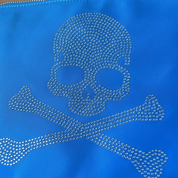 Ahdorned skull cosmetic bag